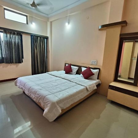 Hotel Chaitanya Maheshwar Экстерьер фото